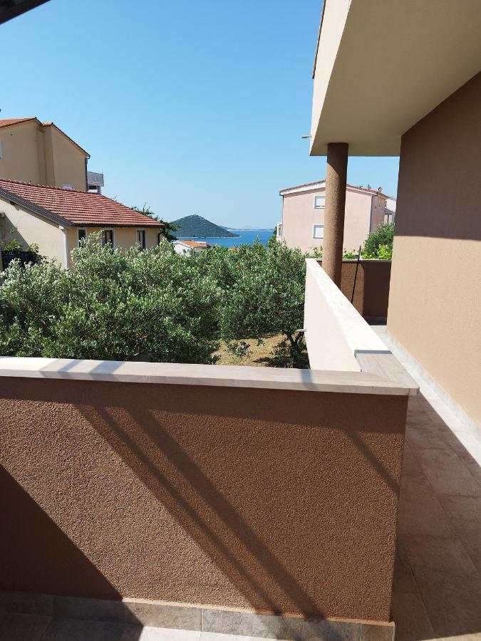 Apartments Davor Драге Екстериор снимка